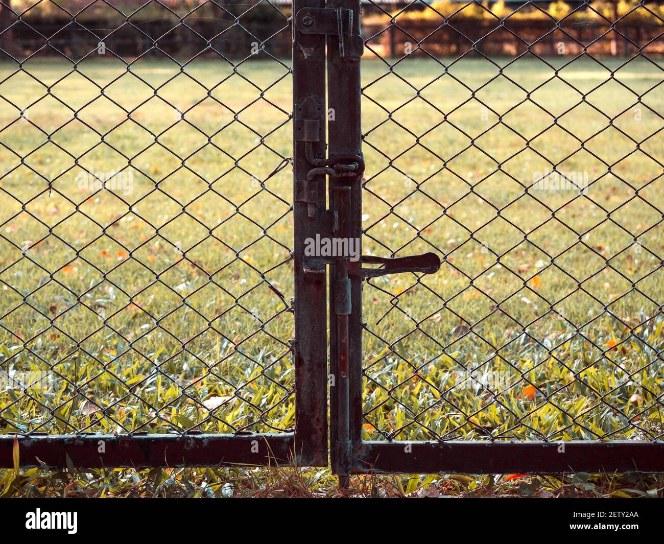 Chain link fence and gate hi-res stock photography and images - Alamy