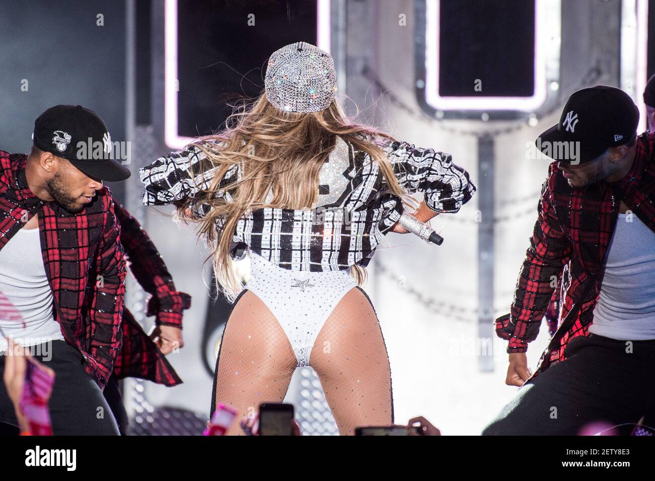 jennifer lopez macys 4th of july performance