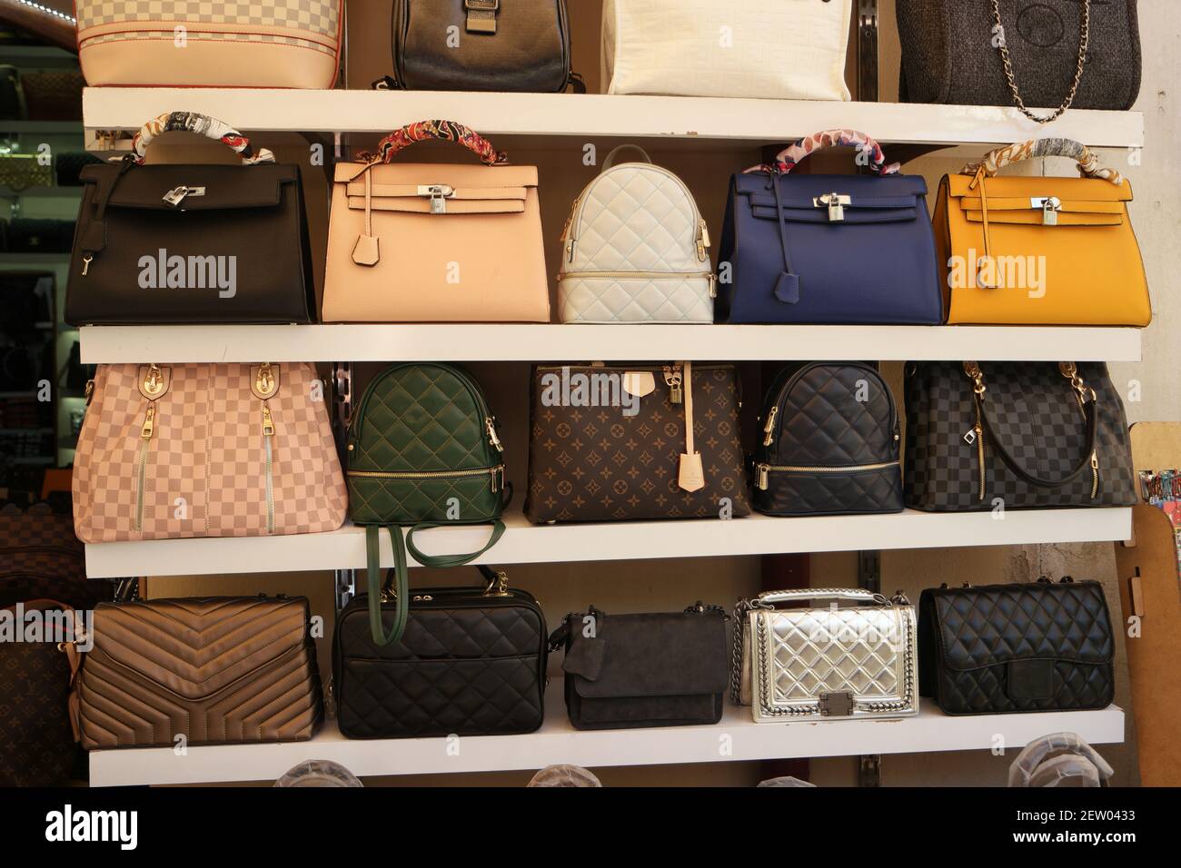 Designer bags and shelf hi-res stock photography and images - Alamy