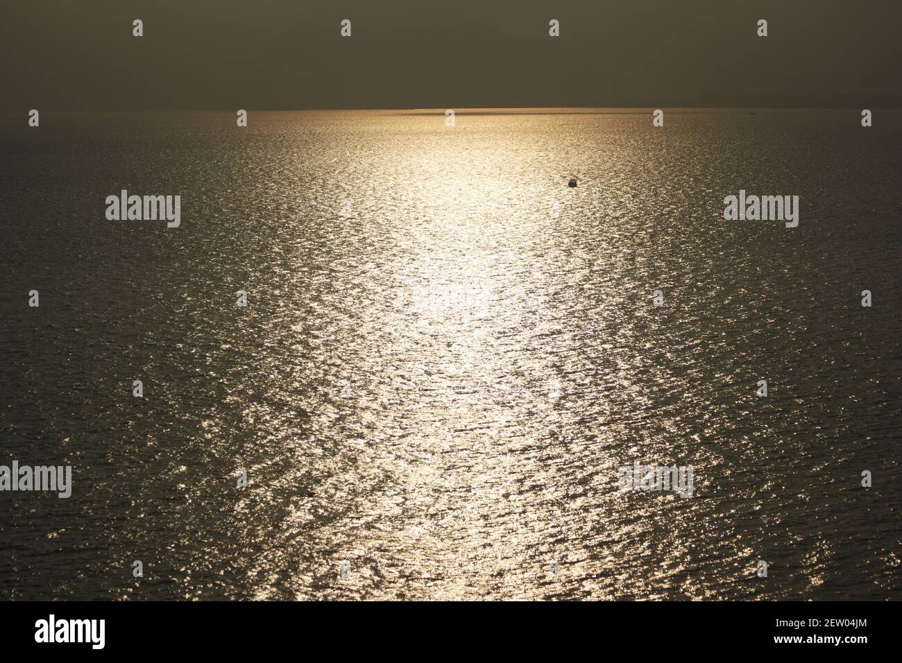 Beautiful sunset waving sea hi-res stock photography and images - Alamy