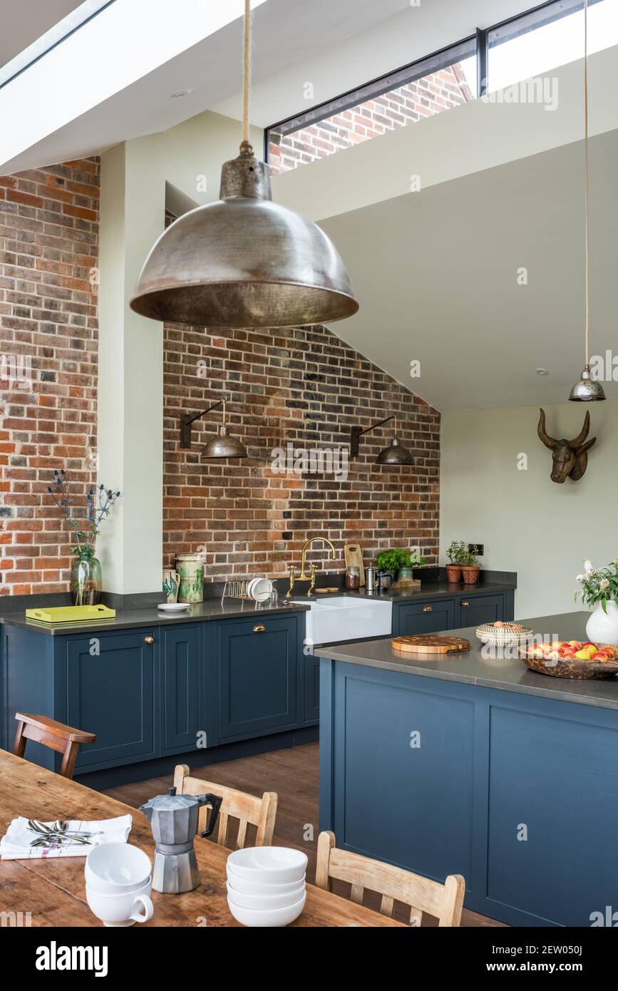 What It Really Costs to Live Off-Grid With Solar in 2025