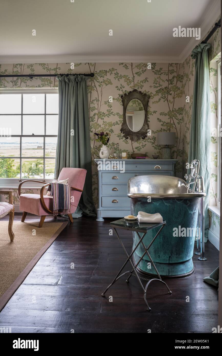 View of The Ultimate Guide to Off-Grid Living: Benefits, Challenges, & Tips