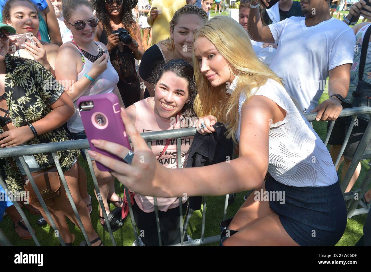 Iggy Azalea Fans In Crowd