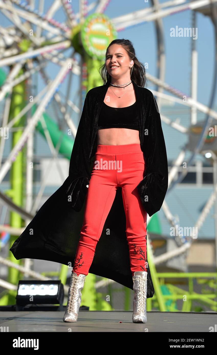 LOS ANGELES - AUGUST 13: Bea Miller performs onstage at FOX's 'Teen ...