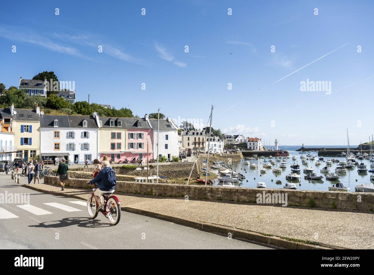 France, Morbihan, Belle-Ile-en-Mer, Sauzon, at bicycle to the Suazon harbour Stock Photo