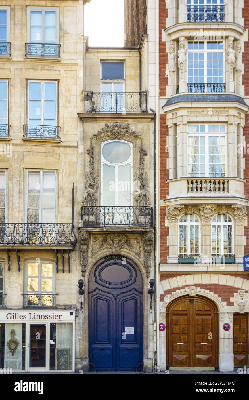 France, Paris, quai Voltaire, one of the smallest houses in Paris Stock