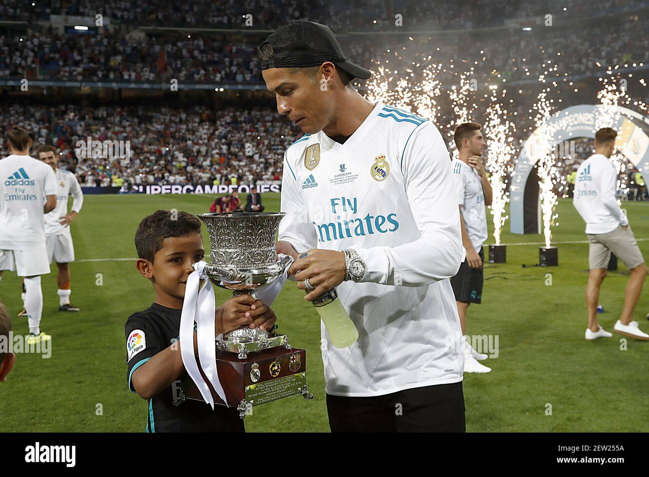 Real Madrid's Cristiano Ronaldo and his son celebrate the victory in the  Supercup of Spain 2017. August 16,2017. (ALTERPHOTOS/Carrusan Stock Photo -  Alamy
