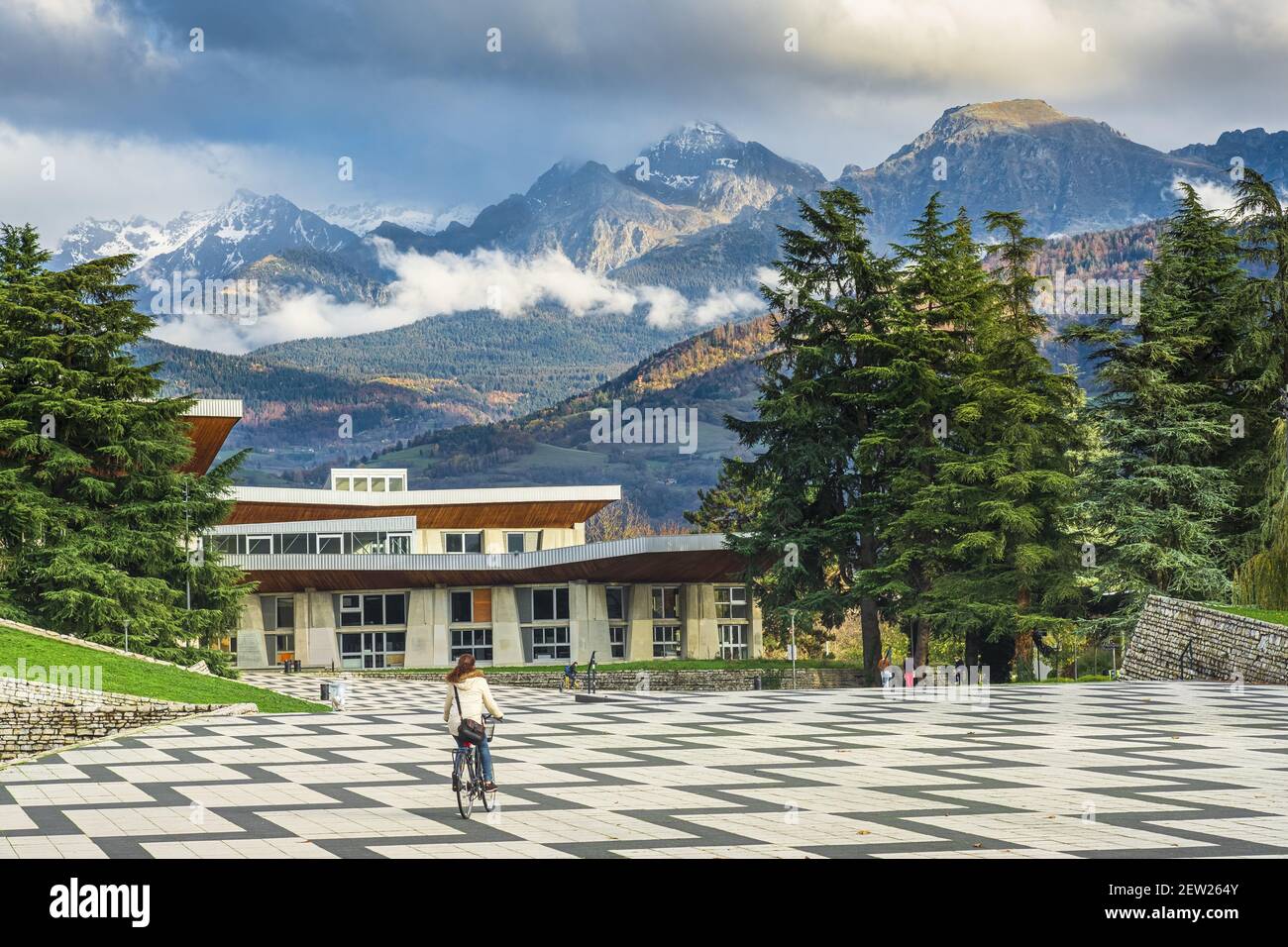 France, Isere, Saint Martin d'Heres, Grenoble Alpes University, Saint  Martin d'Heres Campus, Joseph-Fourier University Library, Belledonne massif  in the background Stock Photo - Alamy