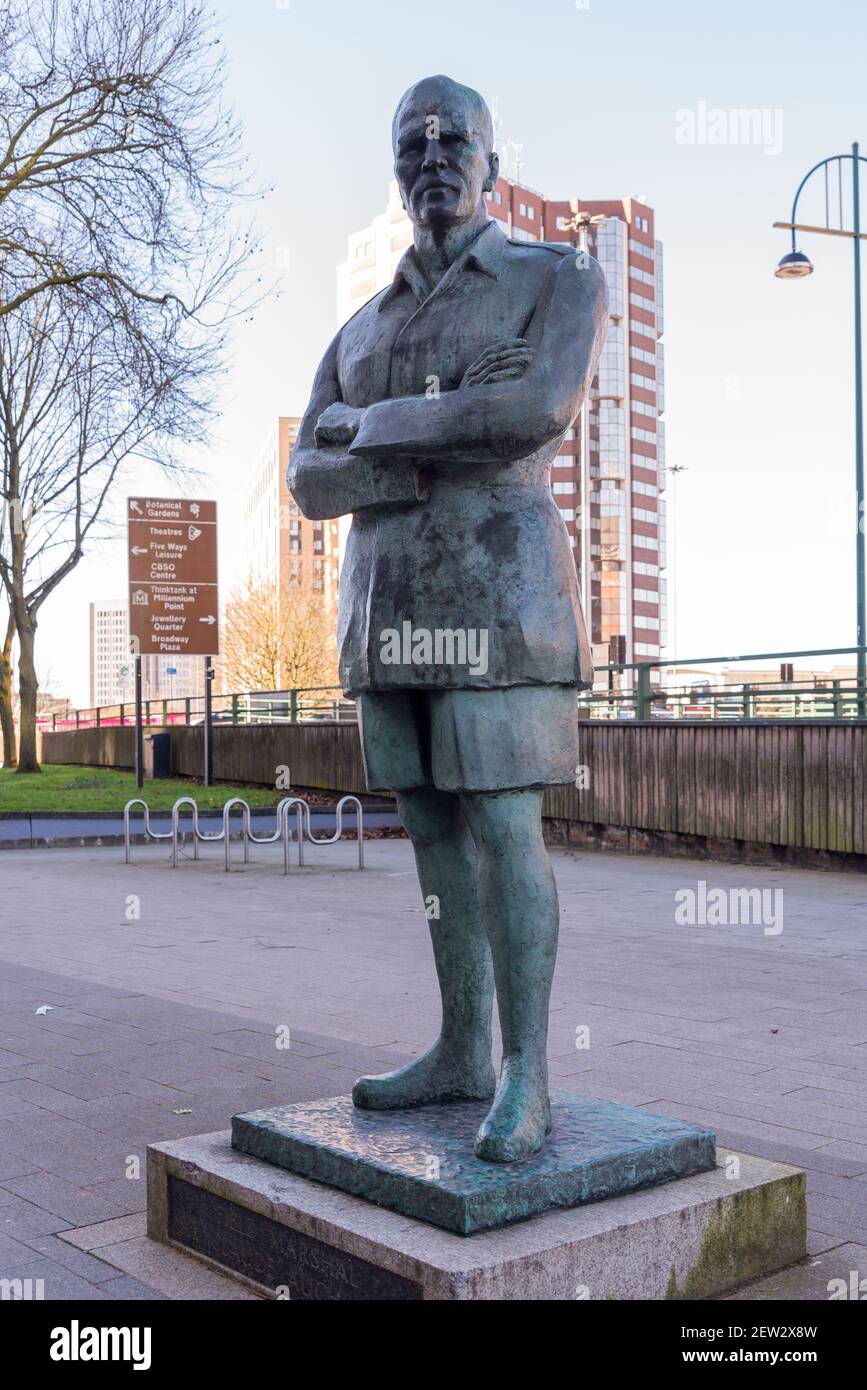 Statue of Field Marshall Sir Claude Auchinleck in Auchinleck Square, Five Ways, Birmingham, UK Stock Photo