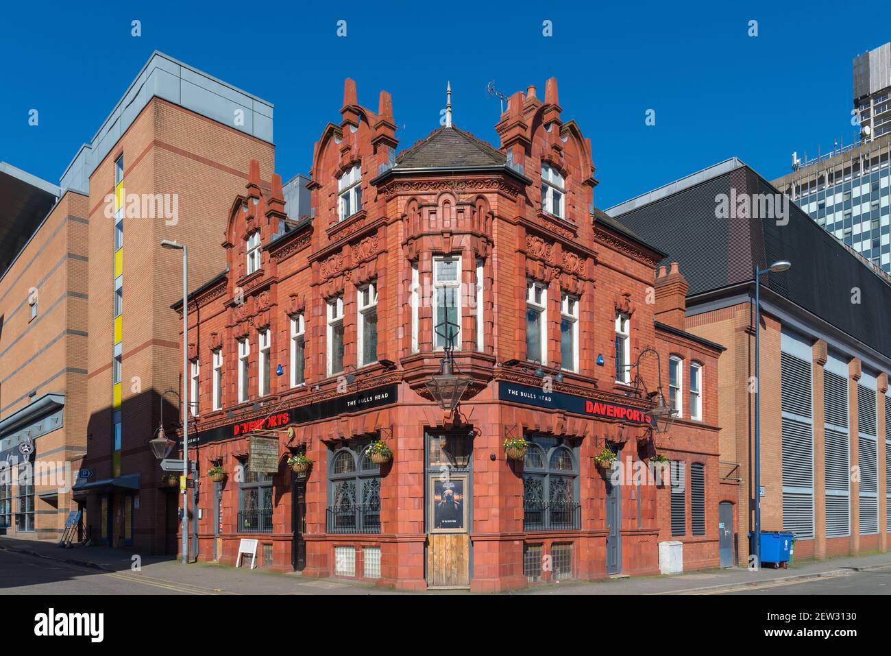 The Bulls Head is a traditional Victorian pub in Birmingham city centre owned by Davenports Brewery Stock Photo