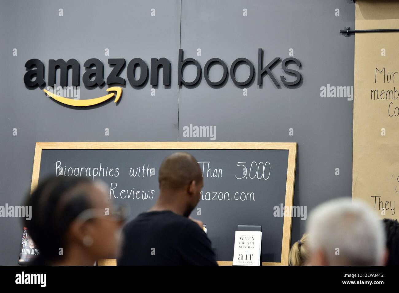 Interior view of Amazon bookstore located at 34th Street in New York ...