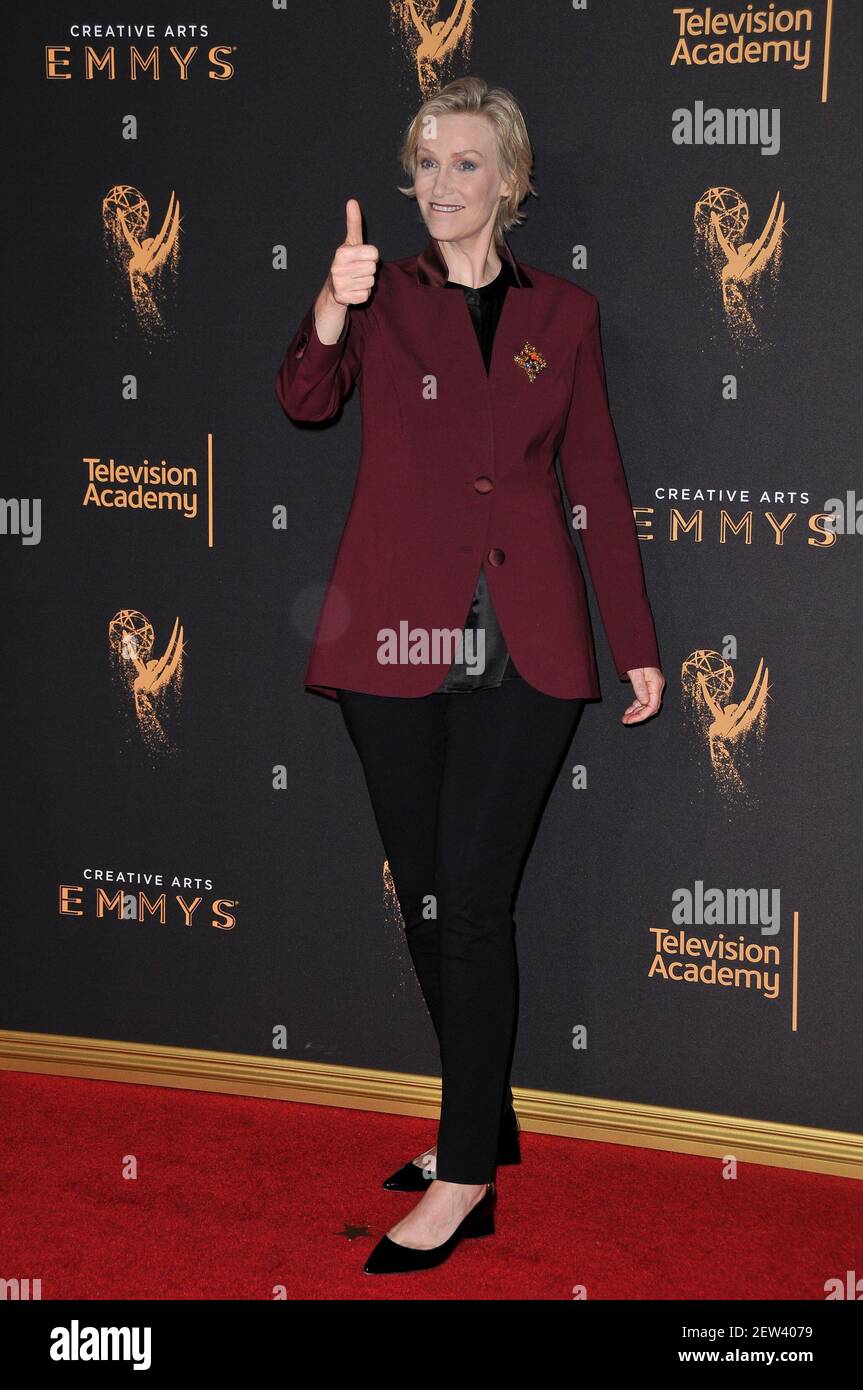 jane-lynch-at-the-2017-creative-arts-emmy-awards-day-2-held-at-the