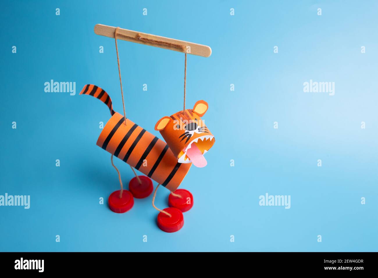 easy activity to do, tiger toilet paper roll craft for kid and