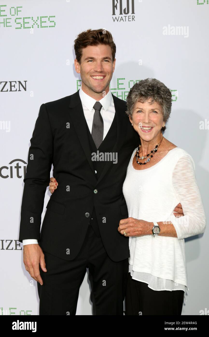 LOS ANGELES SEP 16 Austin Stowell, Elizabeth Stowell at the "Battle