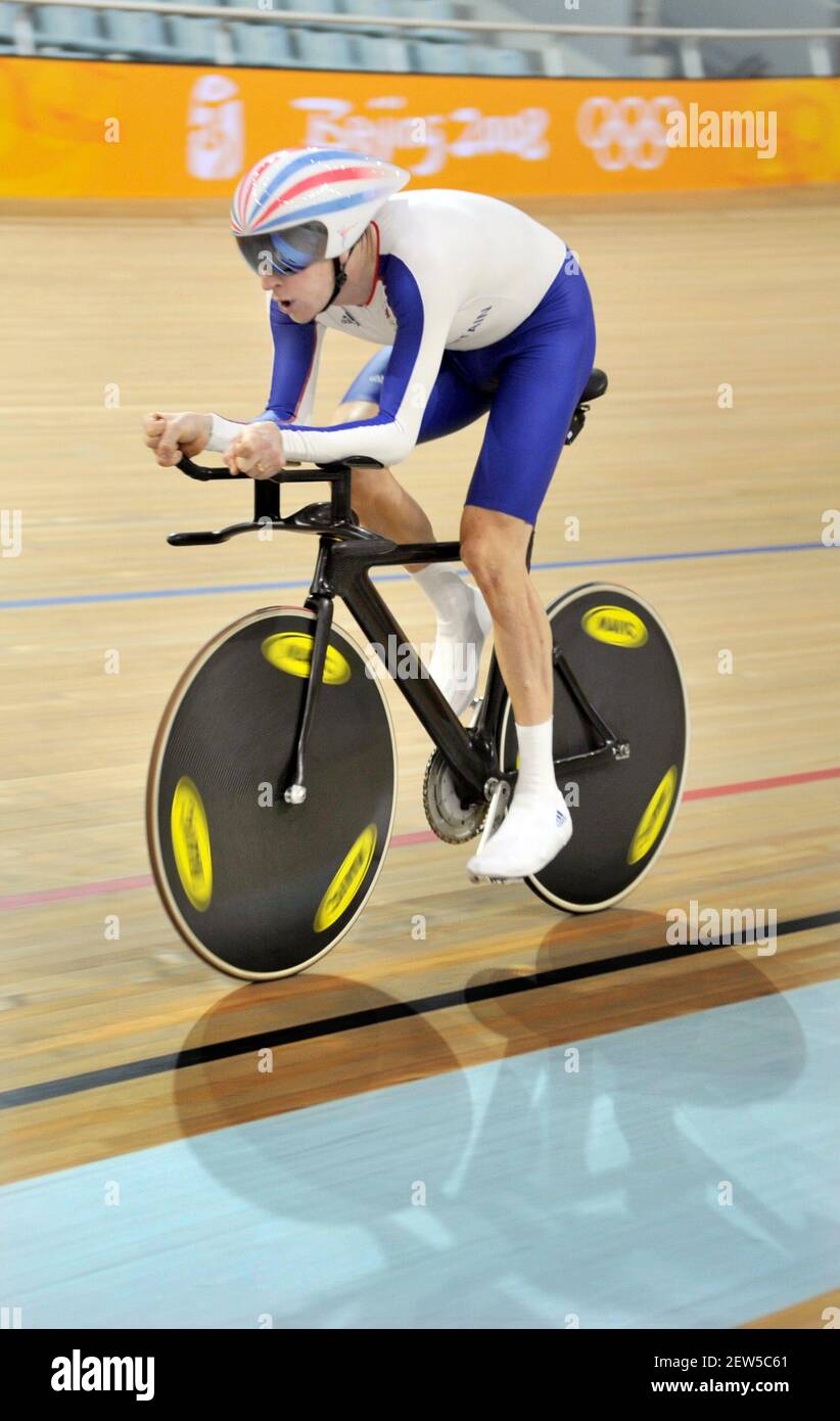 OLYMPIC GAMES BEIJING 2008.  GB CYCLING TEAM TRAINING IN THE LAOSHAN VELODROME. BRADLEY WIGGINS DURING TRAINING. PICTURE DAVID ASHDOWN Stock Photo