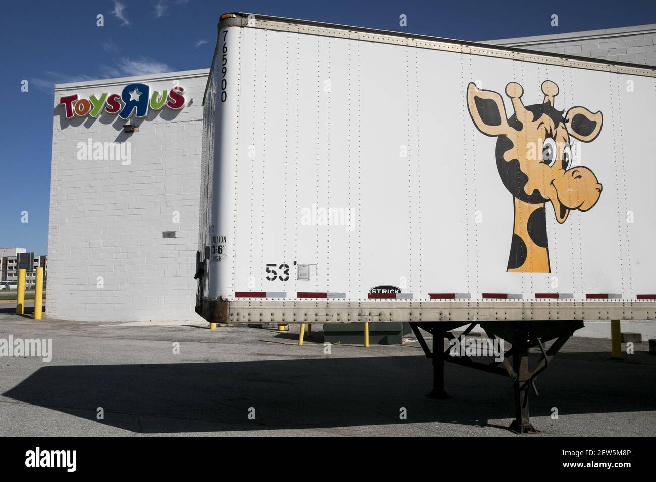 A logo sign outside of a Toys "R" Us and Babies "R" Us retail store in Hagerstown, Maryland on