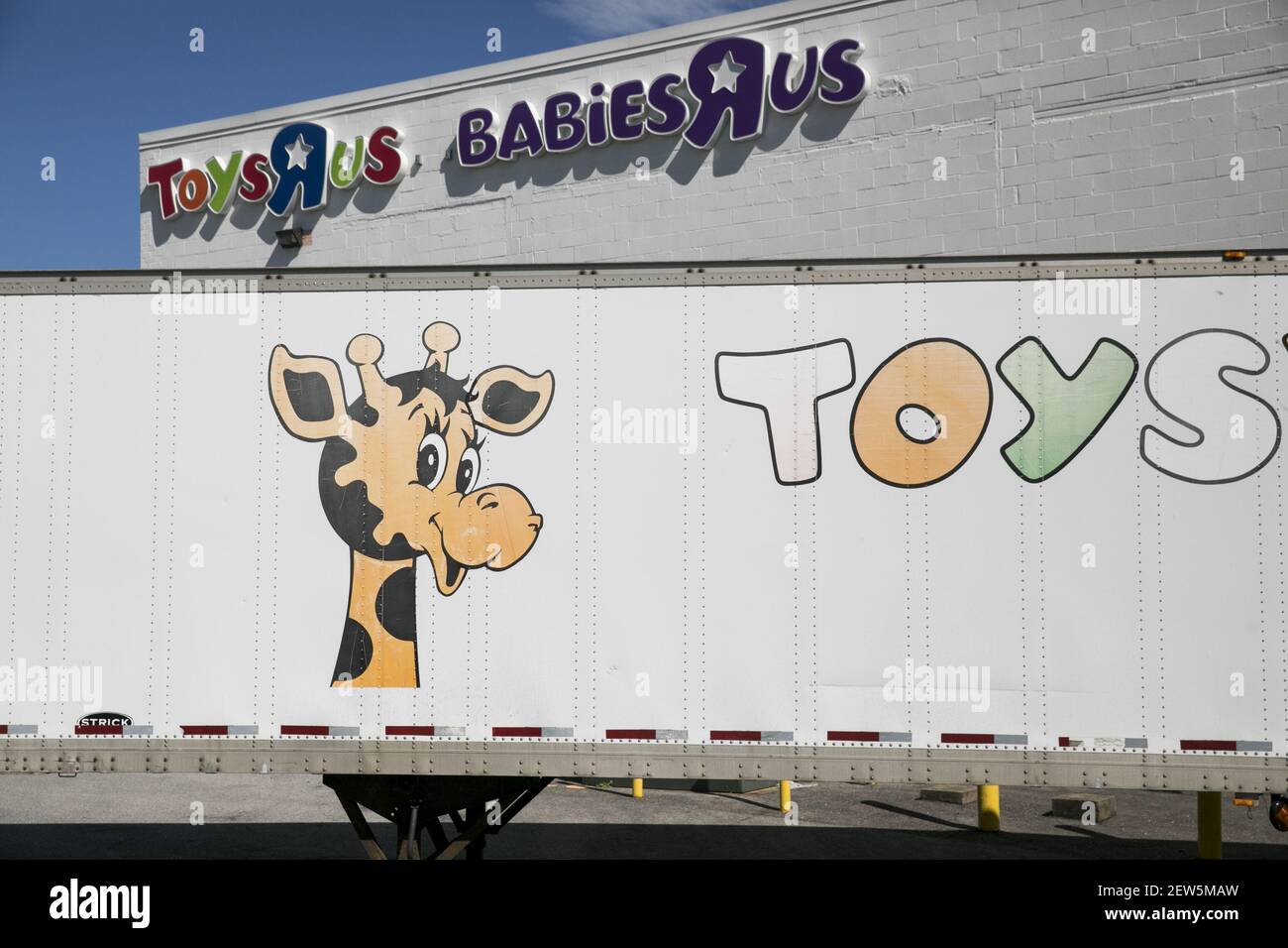 A logo sign outside of a Toys "R" Us and Babies "R" Us retail store in Hagerstown, Maryland on