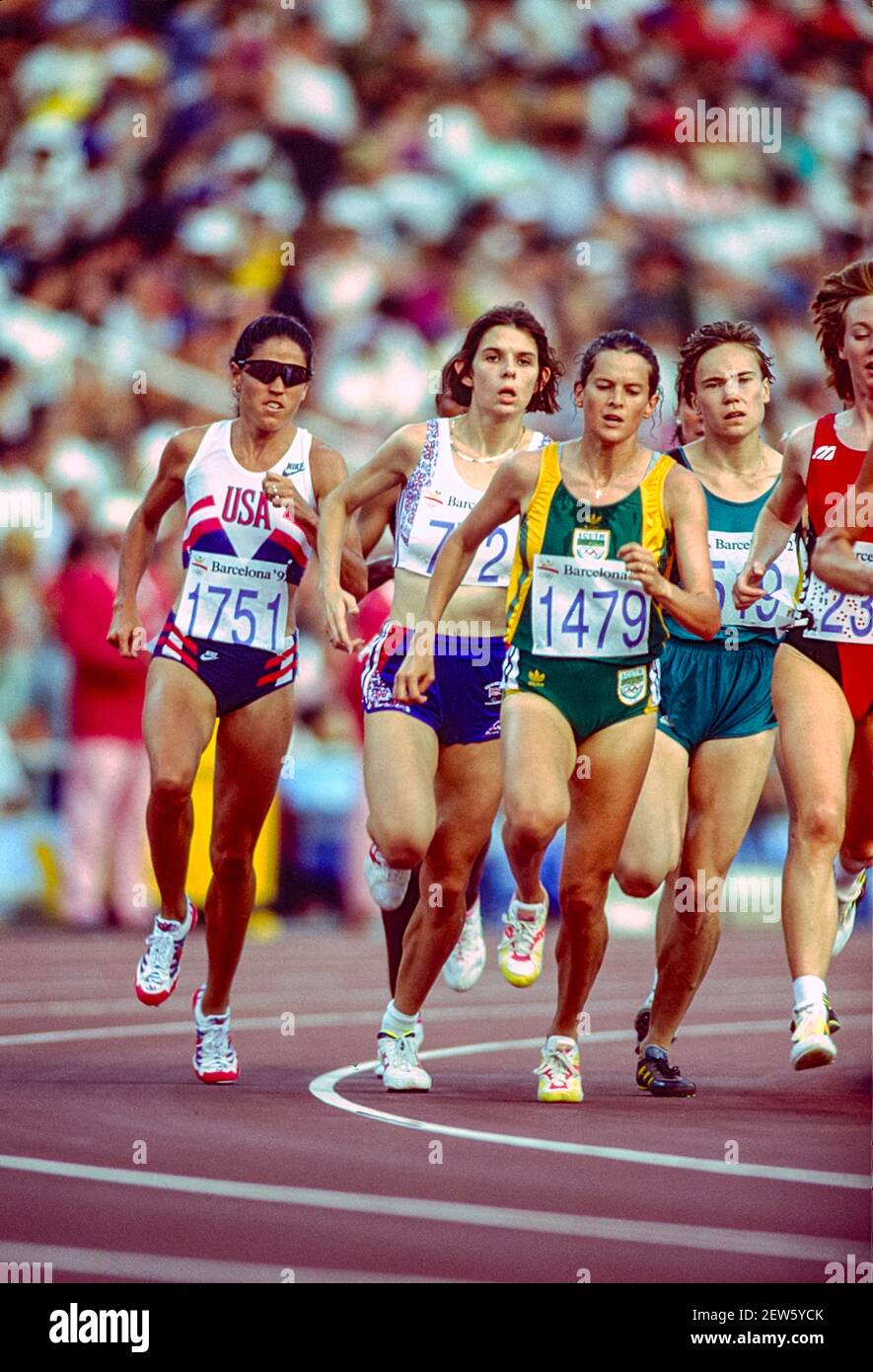 PattiSue Plumer (USA) #1751  Zola Pieterse (née Budd) RSA #1479 competing in th Women's 3,000m Ht#1 at the 1992 Olympic Summer Games. Stock Photo