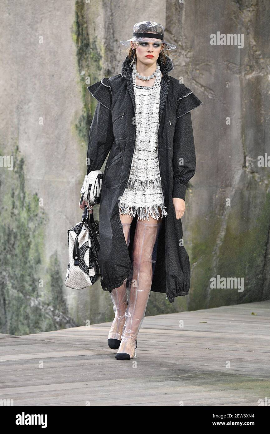Chanel PFW Spring 2018 Show Review
