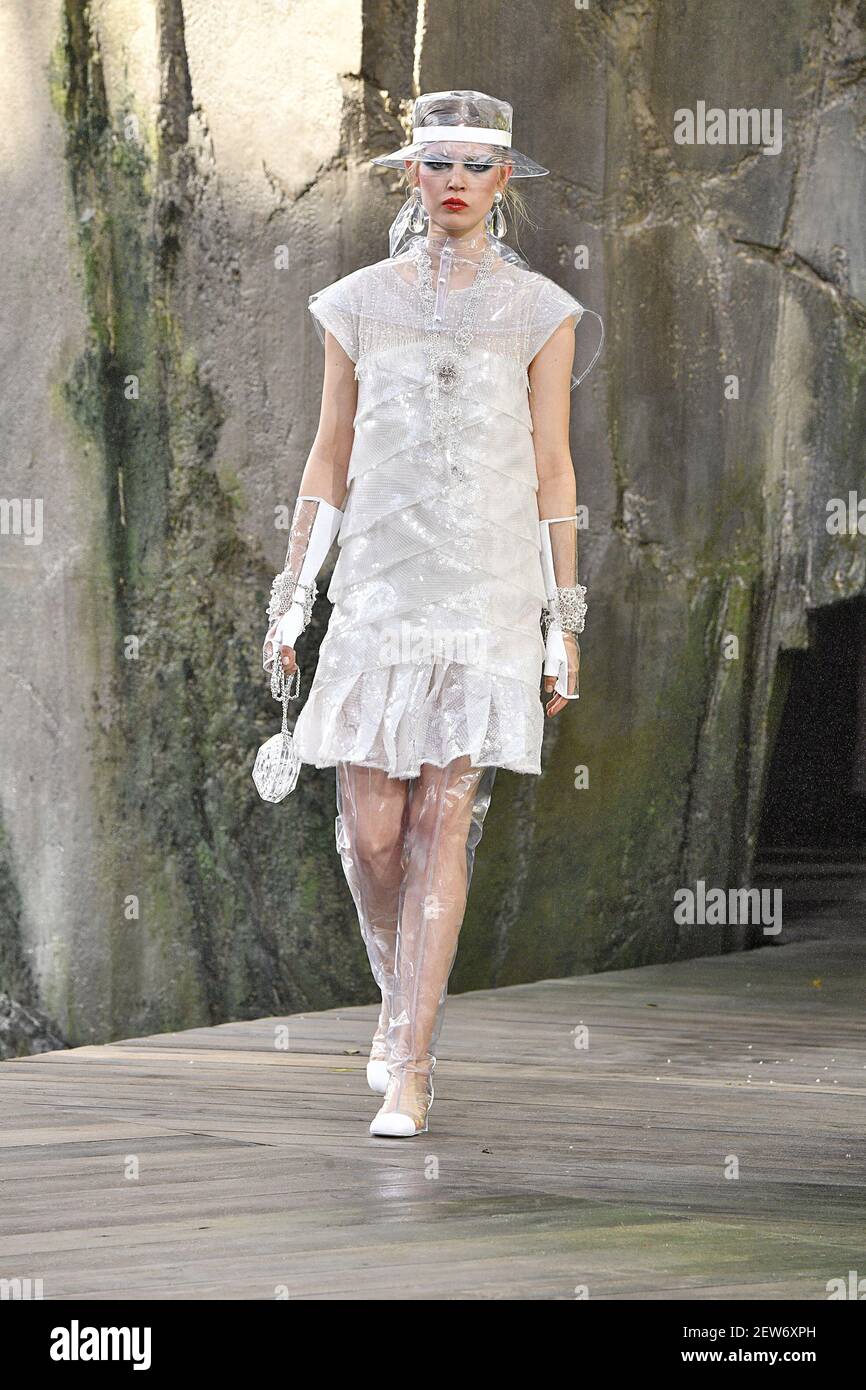 Model Ola Rudnicka walks on the runway during the Chanel Fashion Show  during Paris Fashion Week Spring Summer 2018 held in Paris, France on  October 3, 2017. (Photo by Jonas Gustavsson/Sipa USA