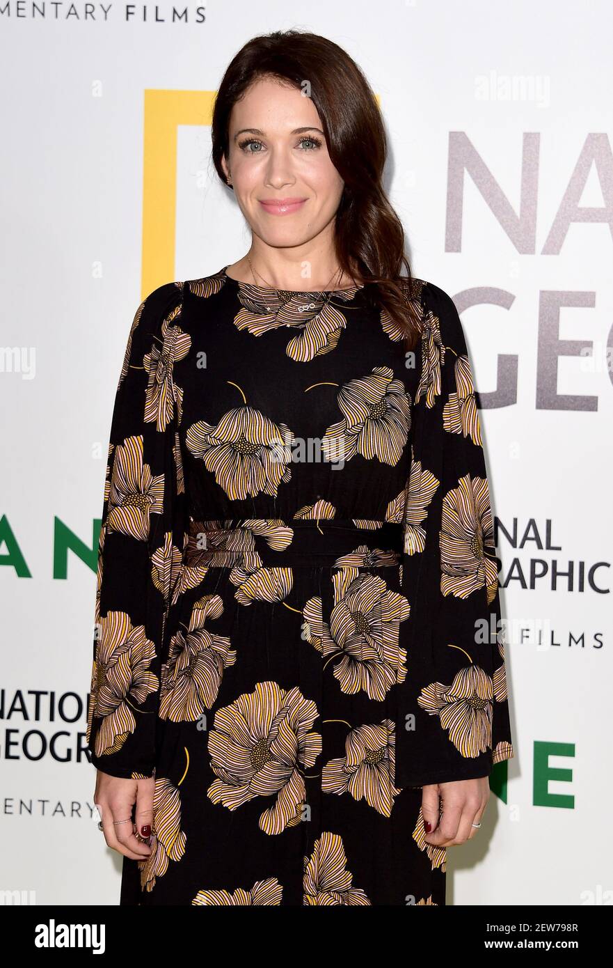 HOLLYWOOD - OCTOBER 9: Marla Sokoloff attends the Los Angeles premiere