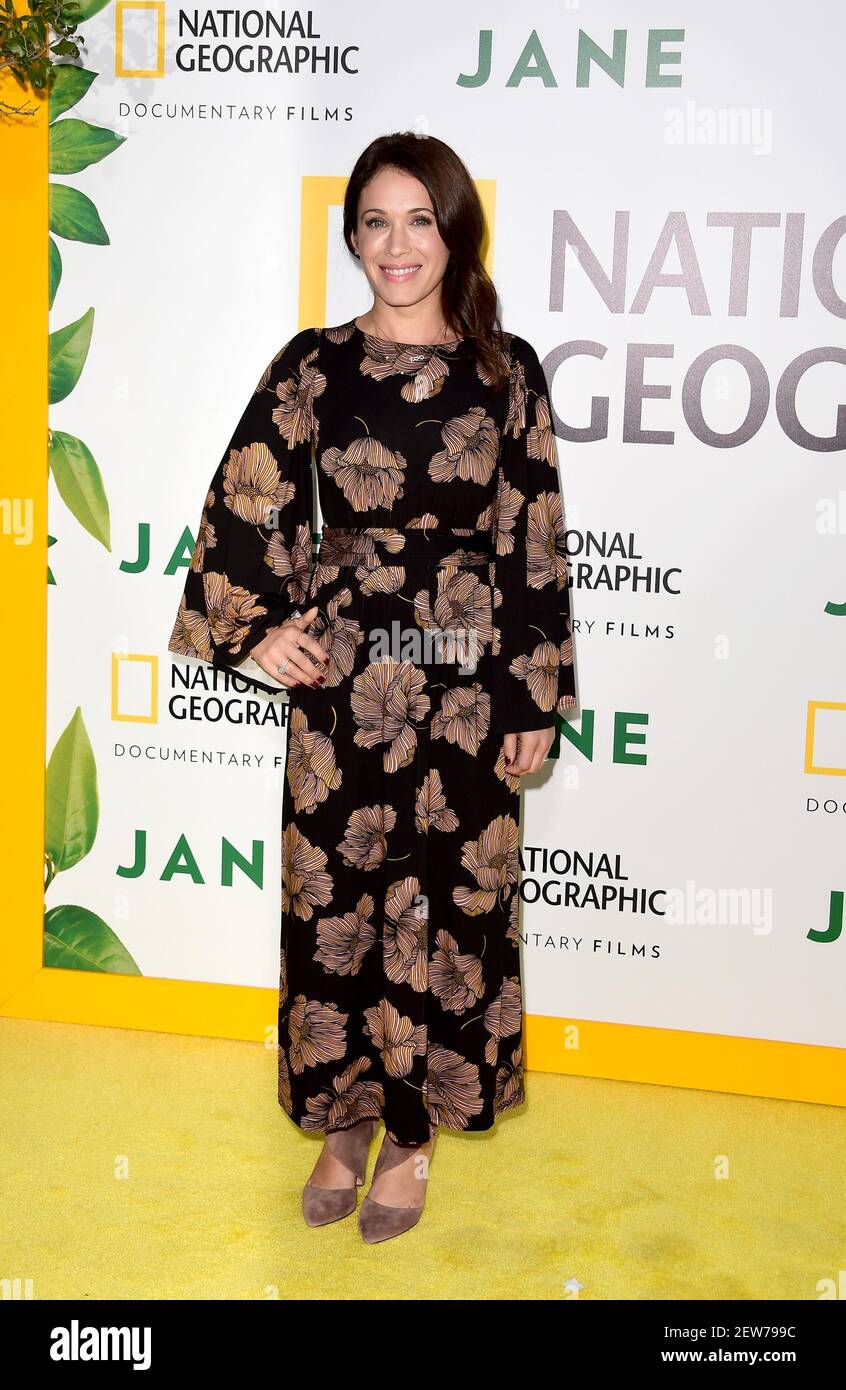 HOLLYWOOD - OCTOBER 9: Marla Sokoloff attends the Los Angeles premiere