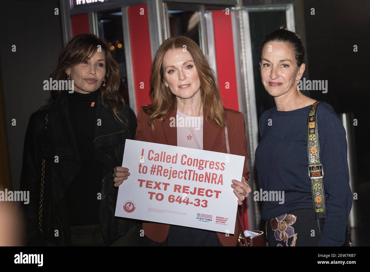  l to r gina gershon julianne moore and cynthia rowley are seen at