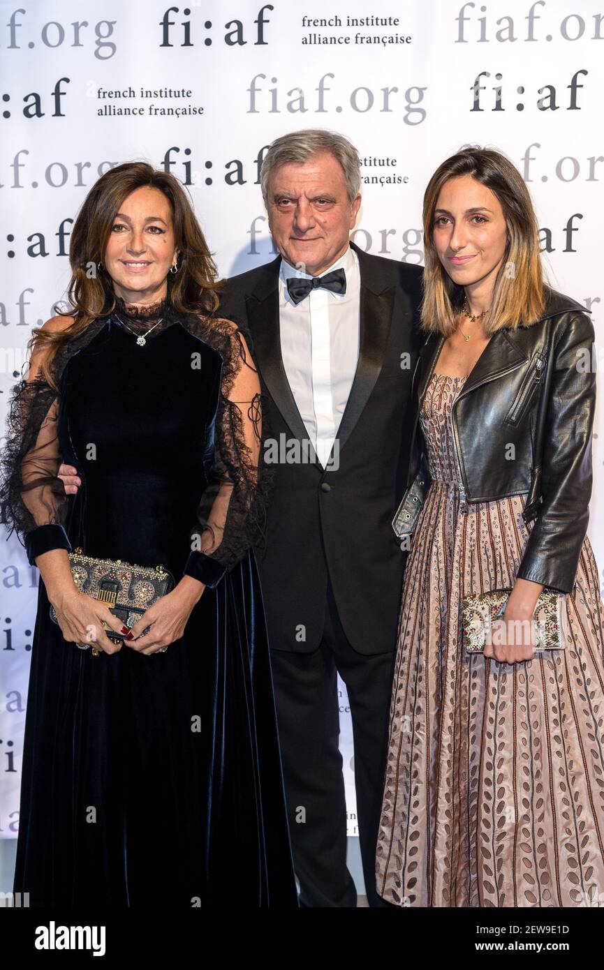 Julia Toledano y Sidney Toledano asistieron a la feria Louis Vuitton  Menswear Spring Summer 2019 como parte de la Semana de la Moda de París en  París, Francia el 21 de junio