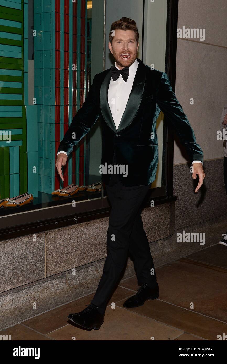 Singer Brett Eldridge attends the 85th Annual Rockefeller Christmas tree lighting ceremony in