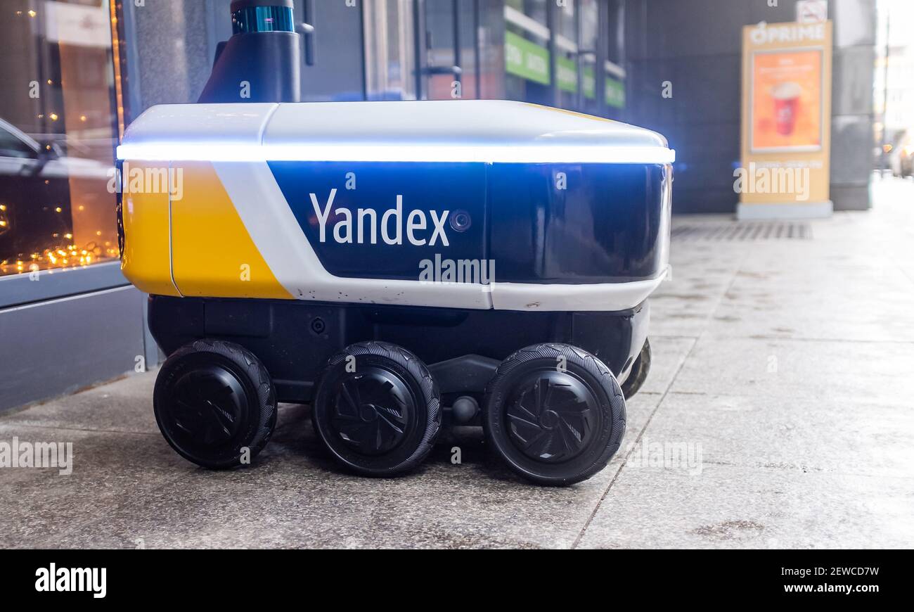 Drone delivering package autonomous logistics hi-res stock photography ...