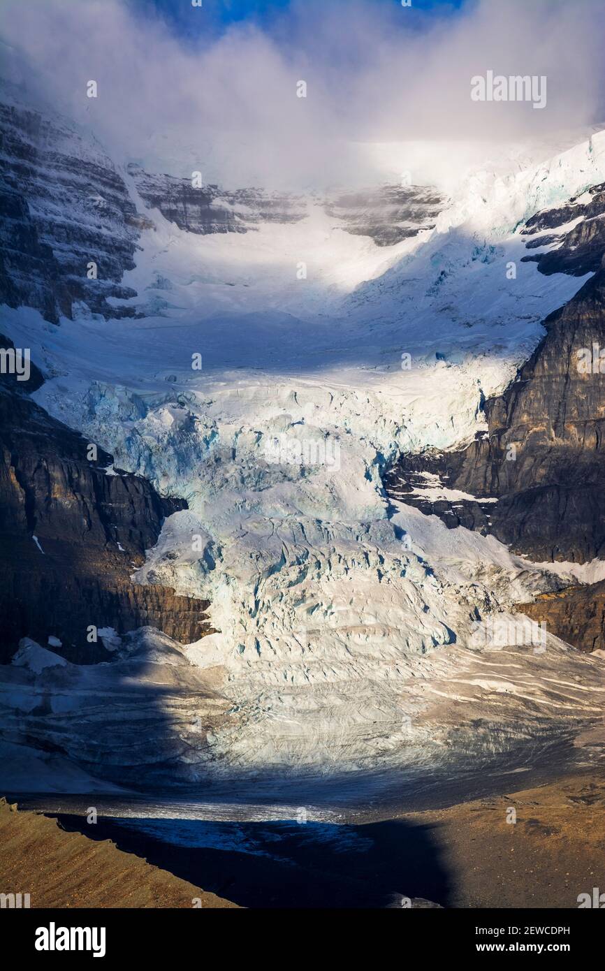 Snow dome glacier columbia icefield hi-res stock photography and images -  Alamy