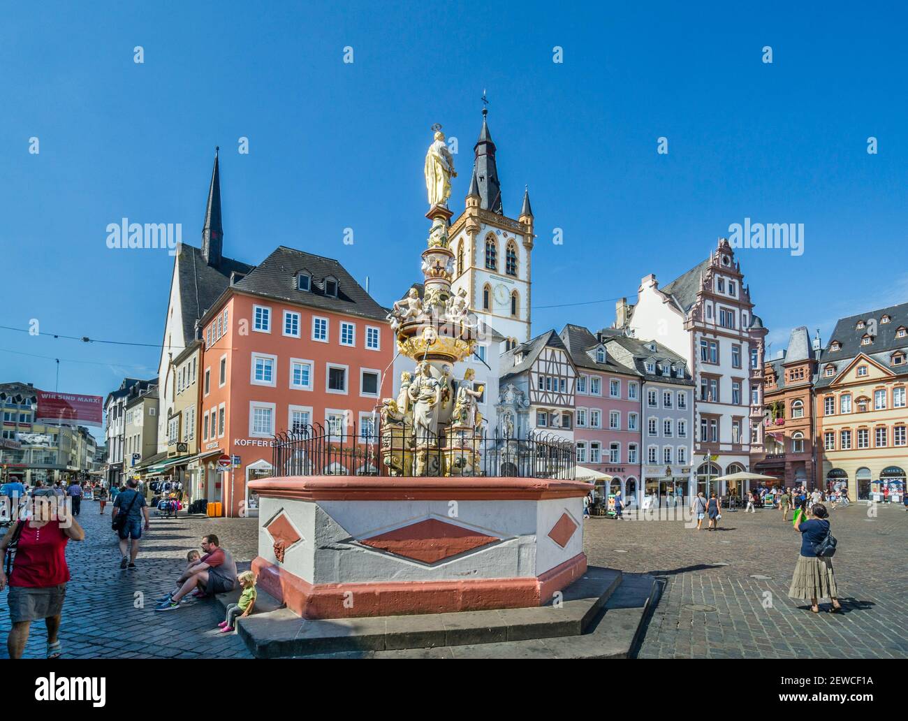 Hauptmarkt the Main Market Square of the ancient city of Trier, with market fountain and statue of St. Peter, Rhineland-Palatinate, Germany Stock Photo