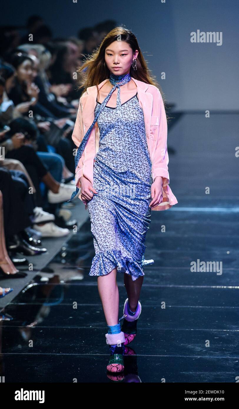 South Korean Model On The Runway During A Hera 16 F W Seoul Fashion Week Designer By Kim Ji Eun Fashion Show At Dongdaemoon Design Plaza Ddp In Seoul South Korea On March 23 16