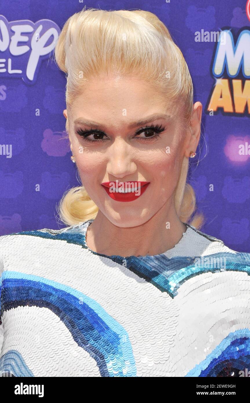 Gwen Stefani arrives at the 2016 Radio Disney Music Awards held at the