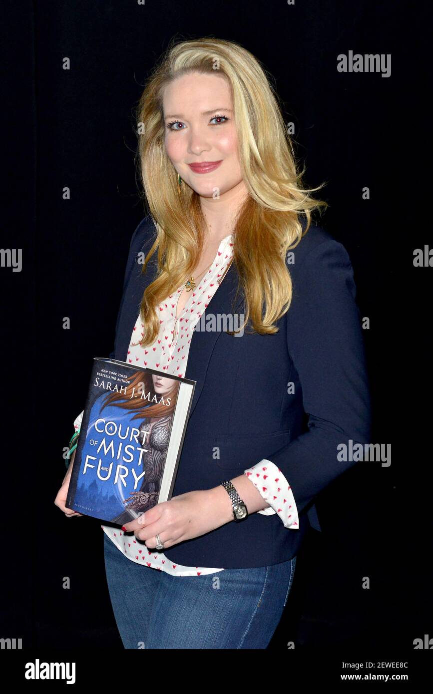 Author Sarah J Maas In Conversation And Book Signing Of A Court Of Mist And Fury At Actors Playhouse At Miracle Mile Theater Coral Gables Presented By Books And Books On May