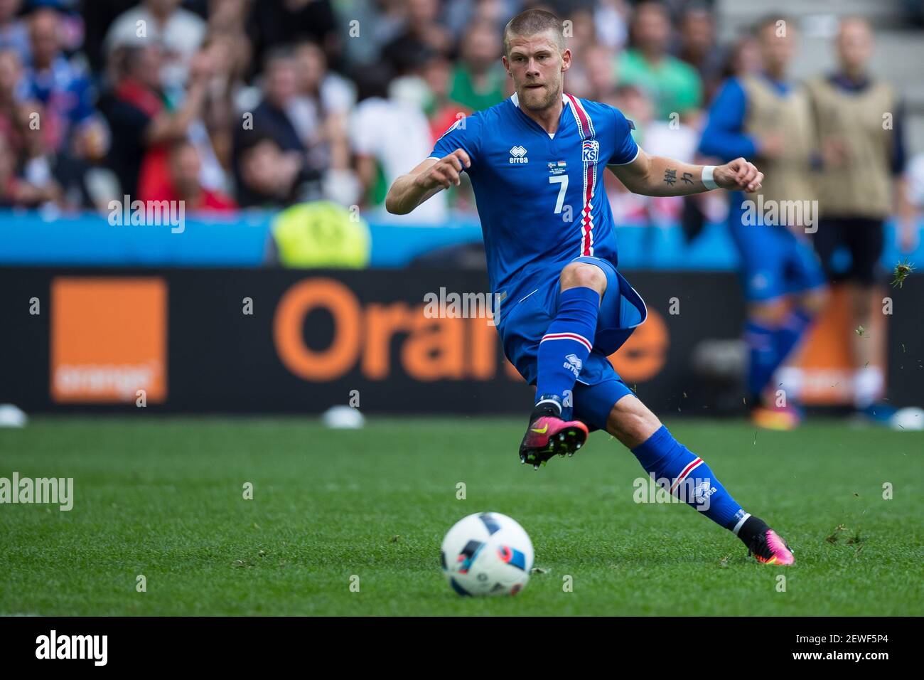 16 06 16 Marsylia Stade Velodrome Uefa Euro 16 Islandia Wegry Iceland Hungary Johann Gudmundsson Islandia Fot Lukasz Skwiot Foto Olimpik Please Use Credit From Credit Field Stock Photo Alamy