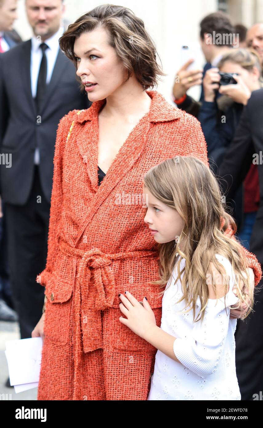 Milla Jovovich and her daughter Ever Gabo Anderson attending the Chanel  Haute Couture Fall/Winter 2016-2017 show as part of Paris Fashion Week on  July 5, 2016 in Paris, France Stock Photo - Alamy