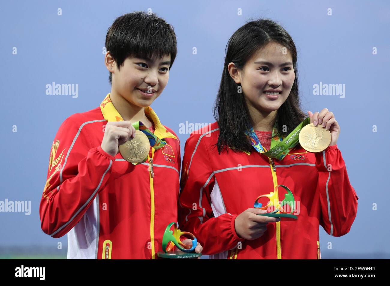 RIO DE JANEIRO, RJ - 09.08.2016: OLYMPICS 2016 DIVING - Ruolin Chen (CHN) and Huixia Liu (CHN) gold medal during the Synchronised Diving 10 meters platform Rio 2016 Olympics held in the Maria Lenk Aquatic Center. NOT AVAILABLE FOR LICENSING IN CHINA (Photo: Junior Lago/Fotoarena) *** Please Use Credit from Credit Field *** Stock Photo