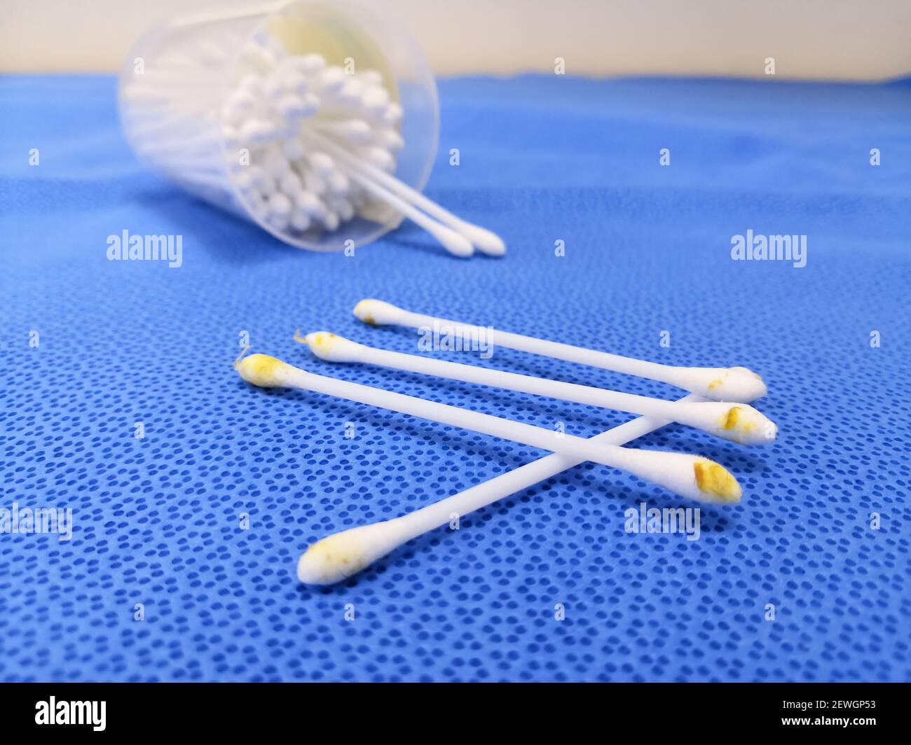 Ear wax hires stock photography and images Alamy