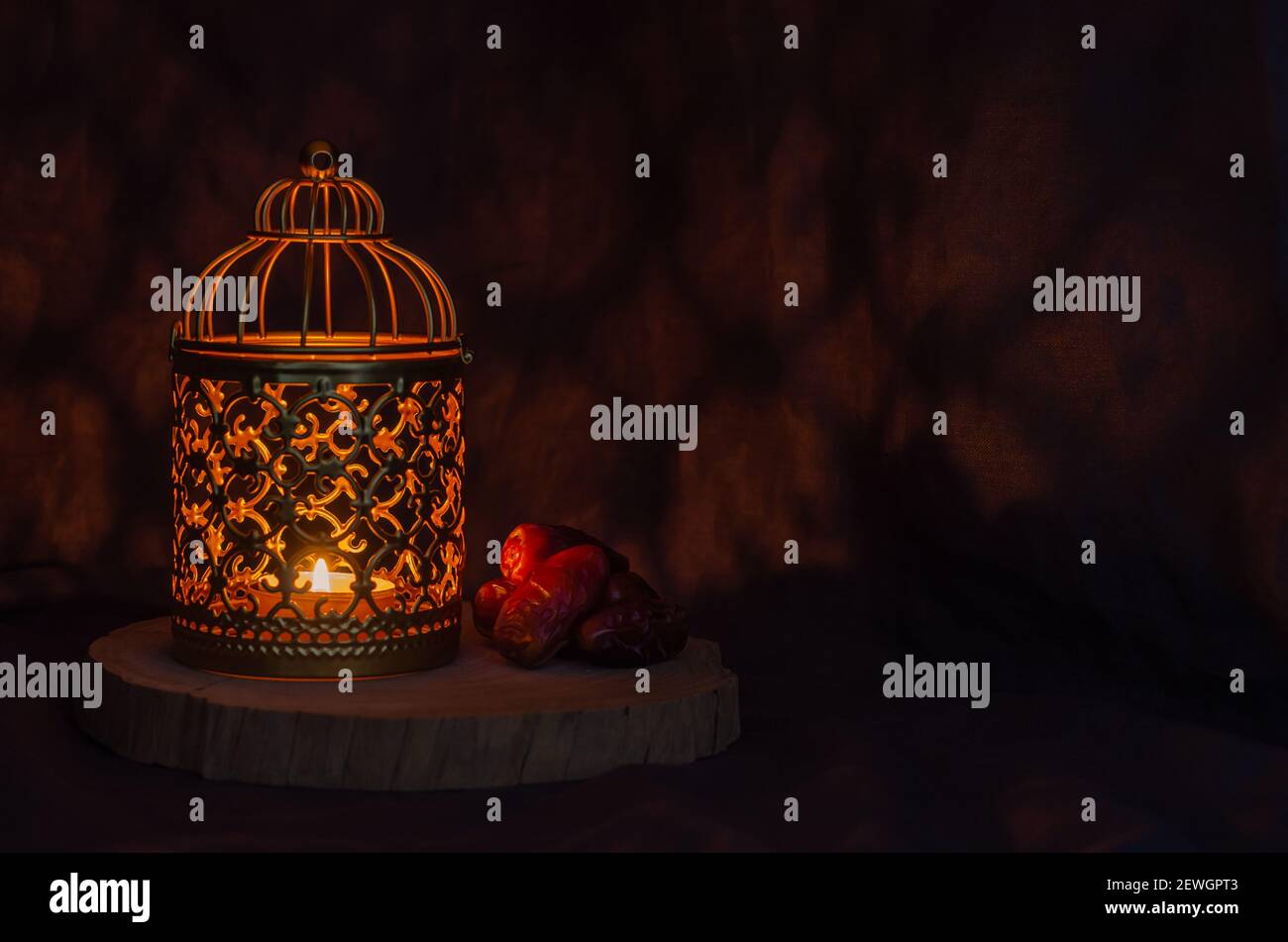 Ramadan lantern hi-res stock photography and images - Page 26 - Alamy