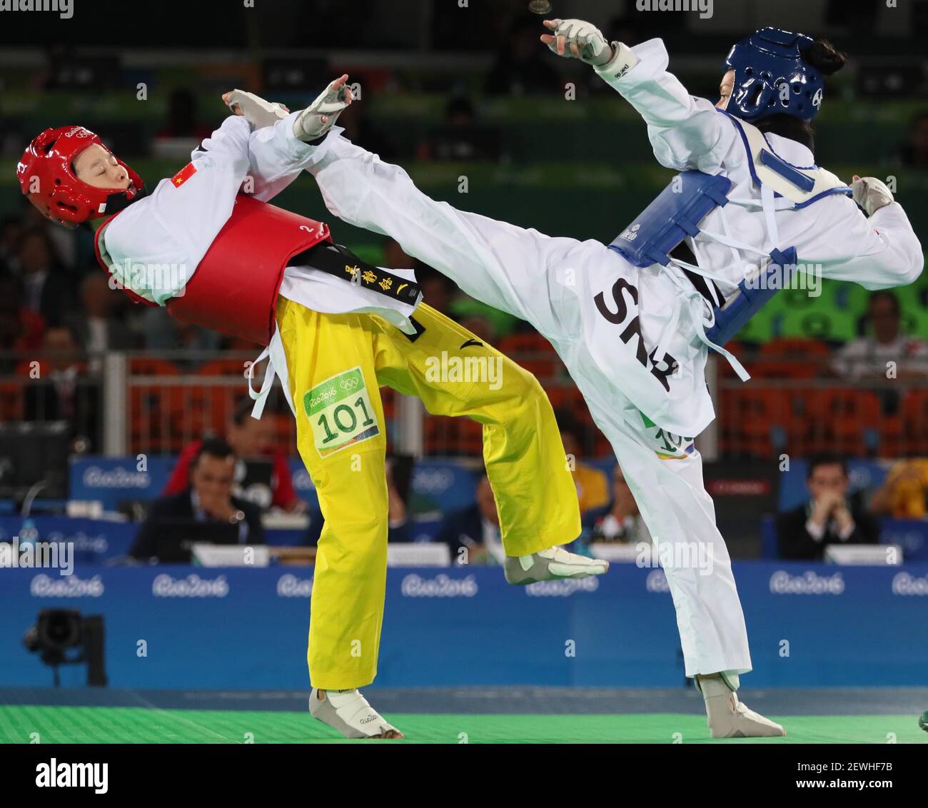 Jingyu Wu Chn Red And Tijana Bogdanovic Srb Blue Compete In The Women S 49kg Taekwondo Match At Carioca Arena 3 During The Rio 16 Summer Olympic Games Mandatory Credit David E Klutho Usa