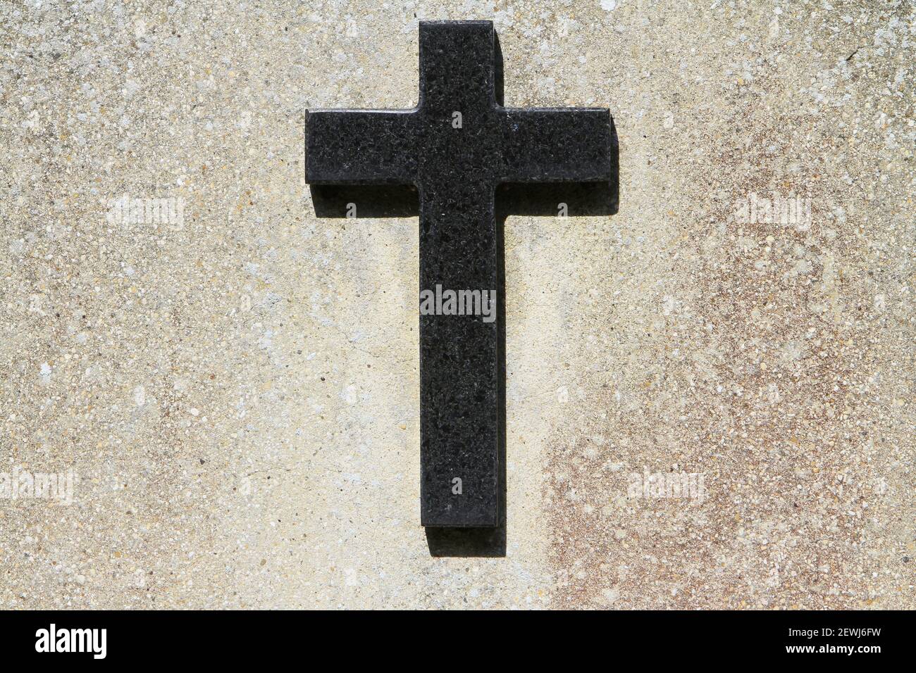 Black granite cross hi-res stock photography and images - Alamy