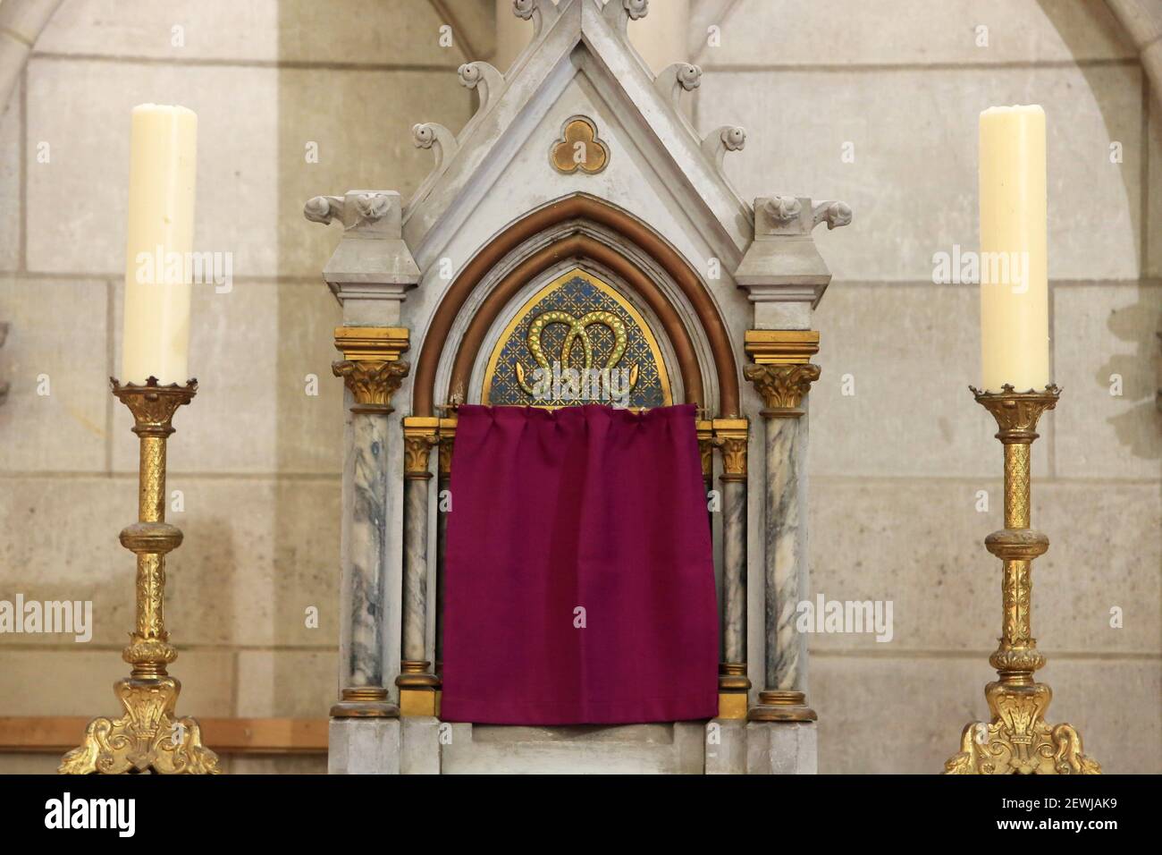 Tabernacle candle hires stock photography and images Alamy