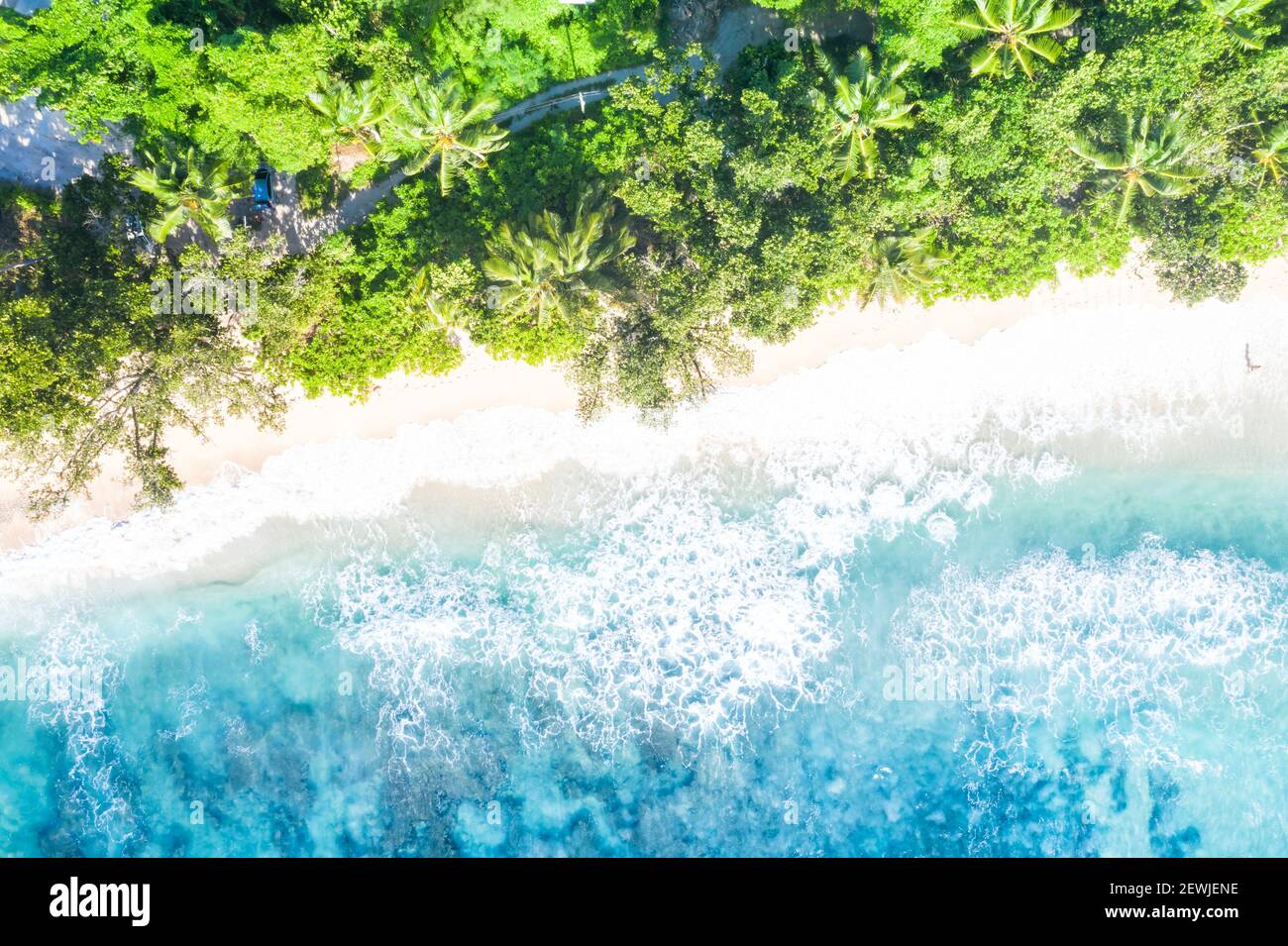 Birds eye view green island hi-res stock photography and images - Alamy