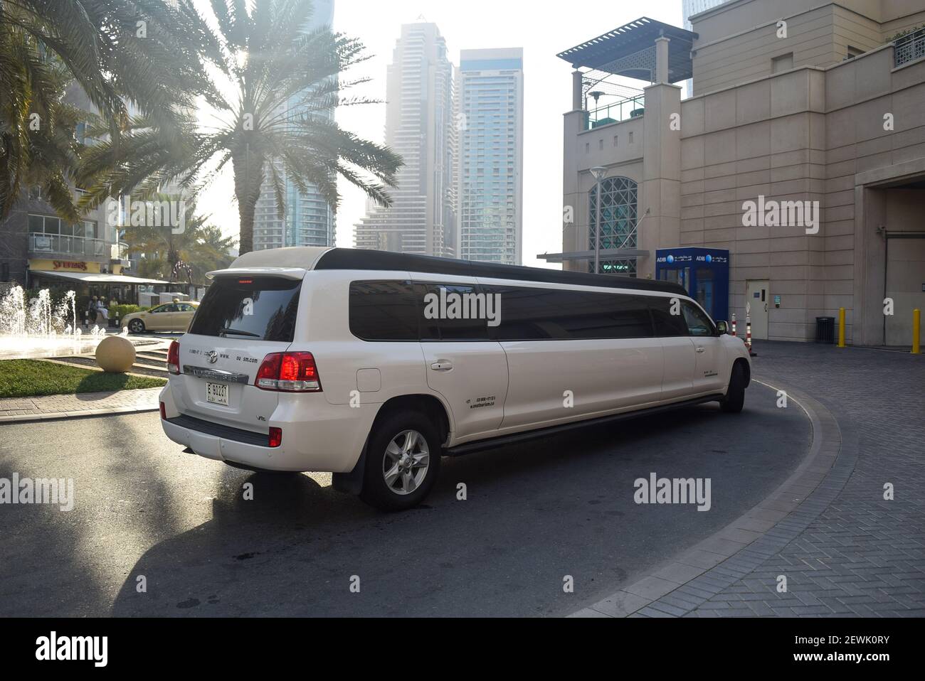 Vip Limo Luxury limousine building hi-res stock photography and images - Alamy