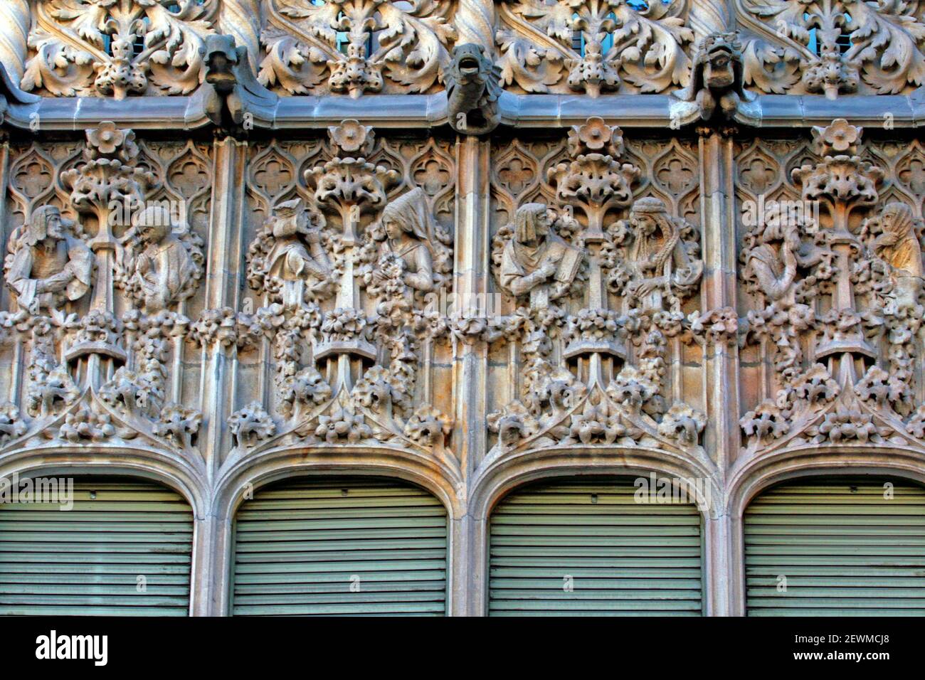 Modernist sculptural ornamentation by Eusebi Arnau, facade of the Palau Baró de Quadras, 1906, architect Josep Puig i Cadafalch, Eixample district, Stock Photo