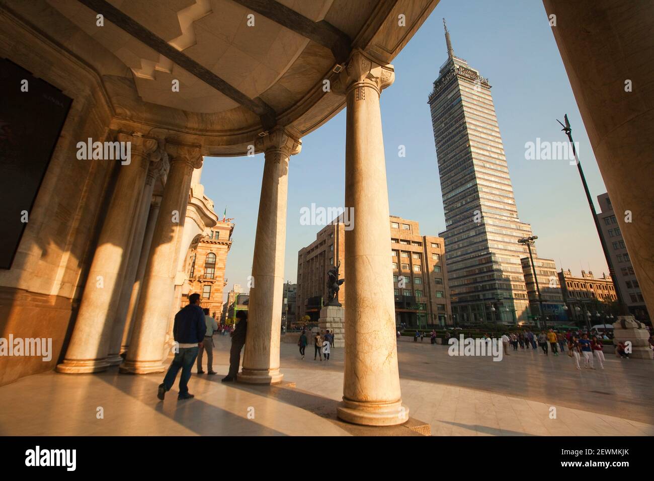 Torre latinoamericana photography hi-res stock photography and images ...