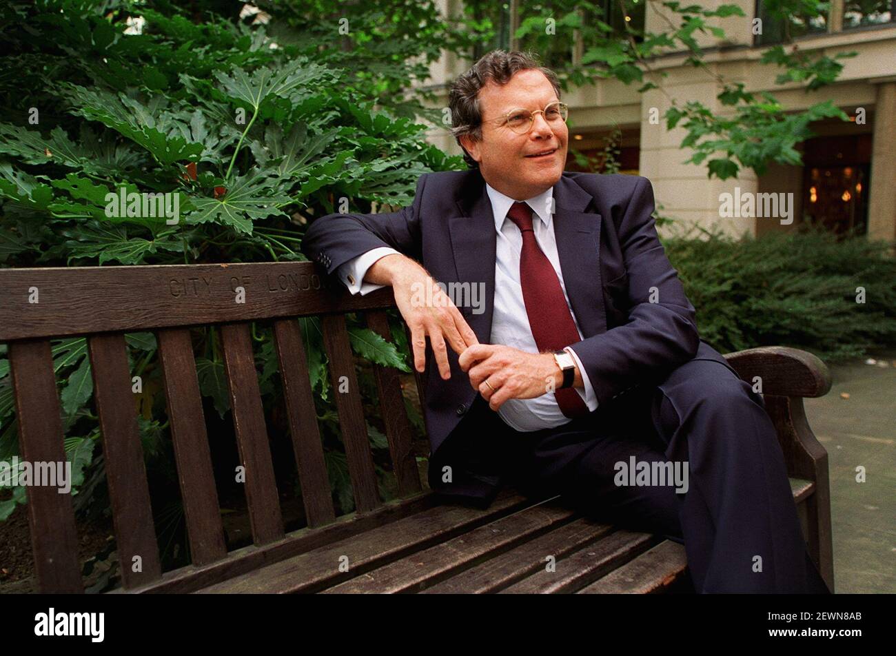 SIR MARTIN SORRELL, WPP GROUP PLC, AT THE ANNOUNCEMENT OF THEIR ANNUAL RESULTS. Stock Photo