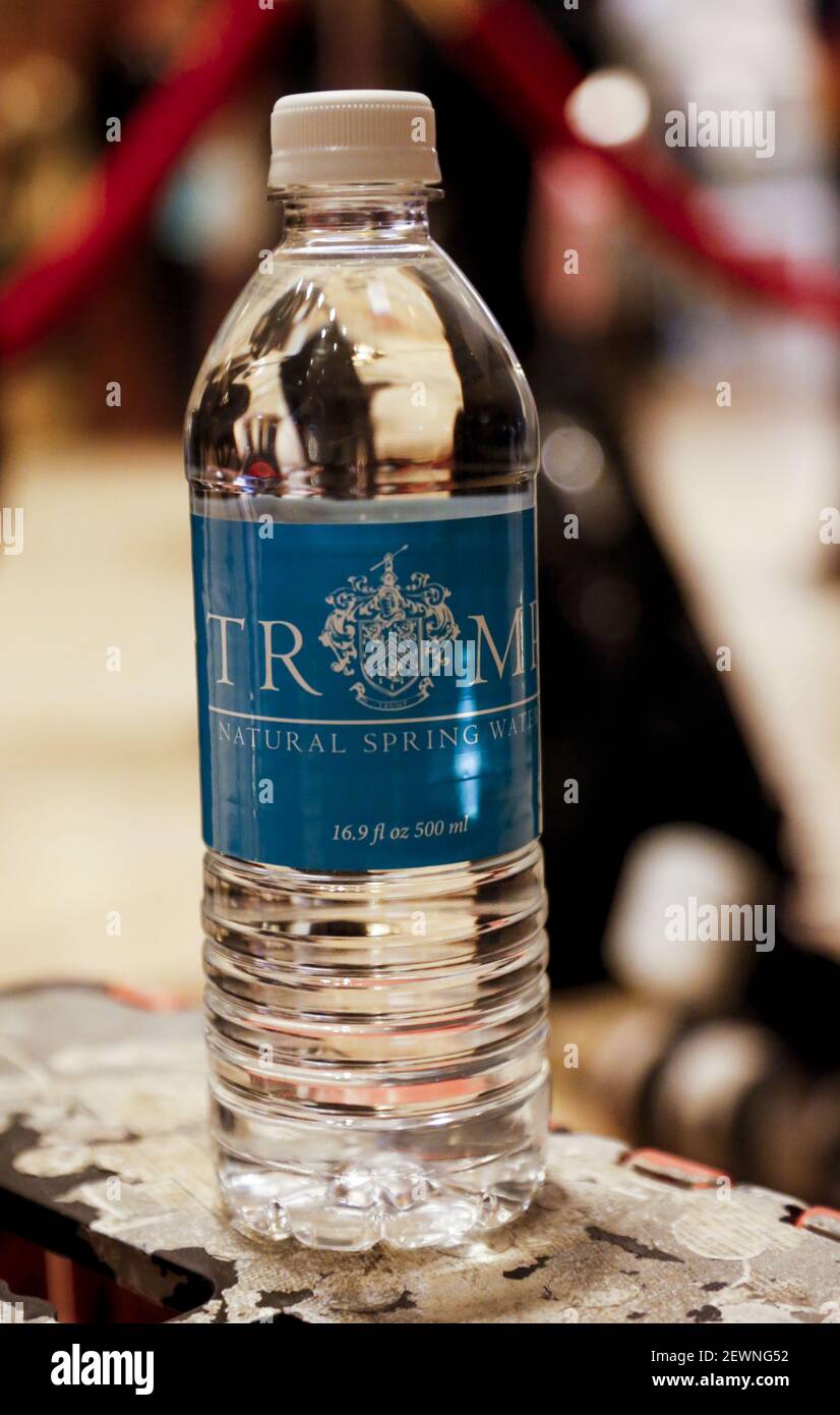 Mar-a-Lago Glass Water Bottle - Trump Store