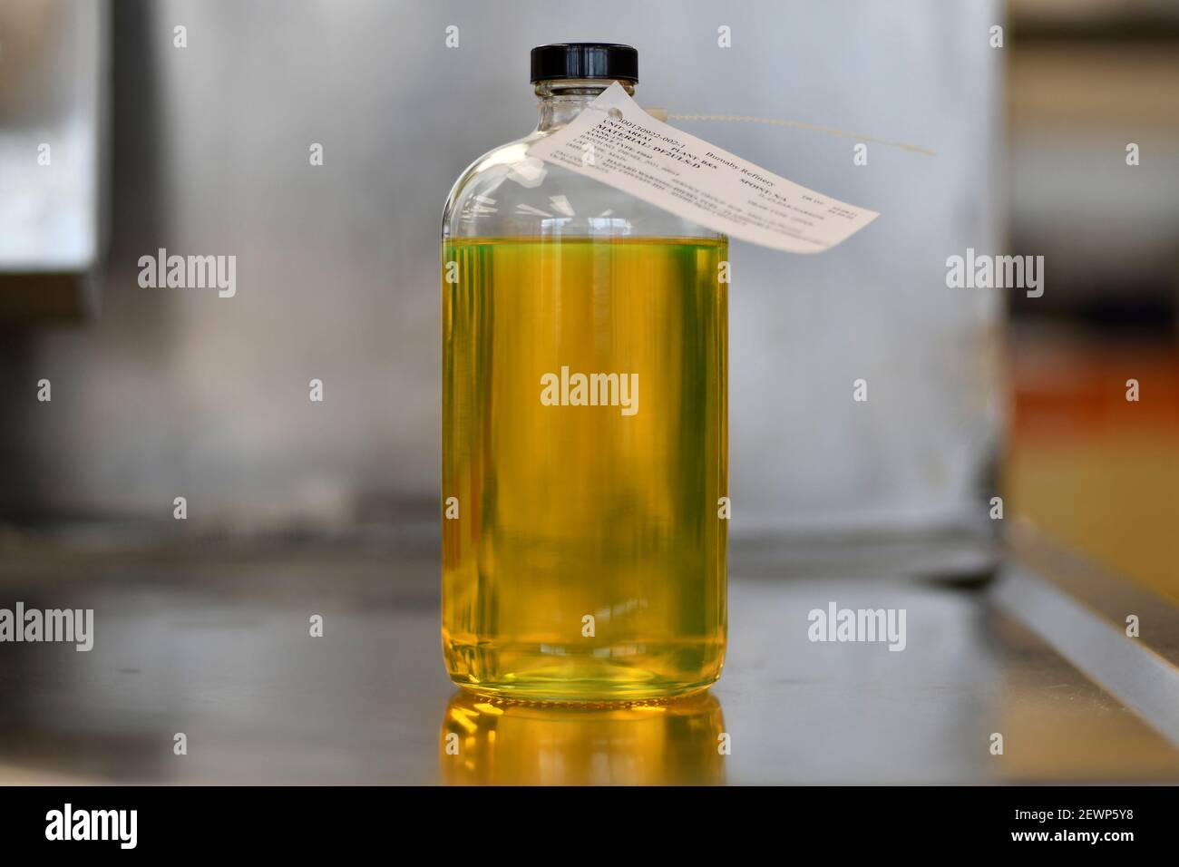 Ultra low sulfur diesel fuel hires stock photography and images Alamy